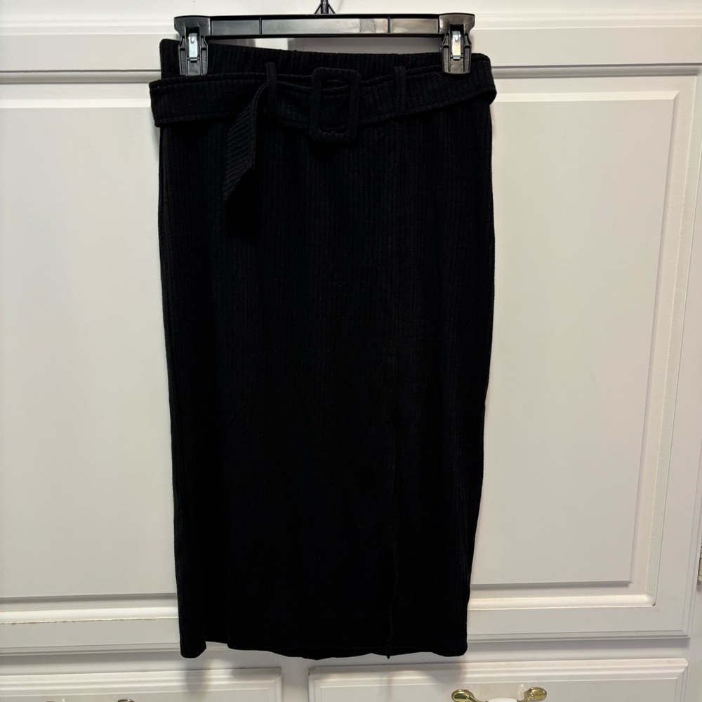 June & Hudson Pull On Ribbed Stretch Black Straight Pencil Skirt NWT Size Small